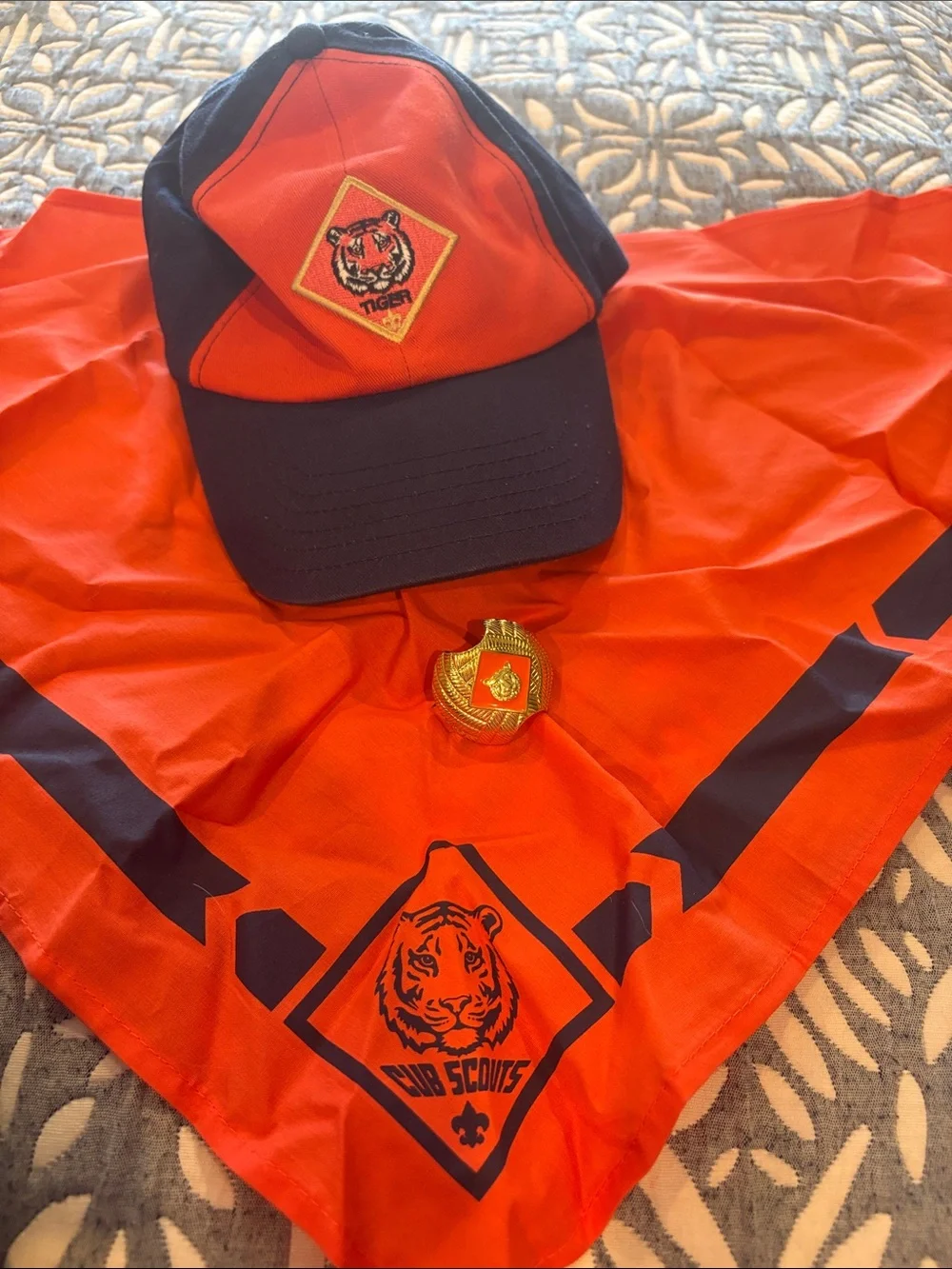 Cub scouts tiger uniform accessories - Picture 1 of 3